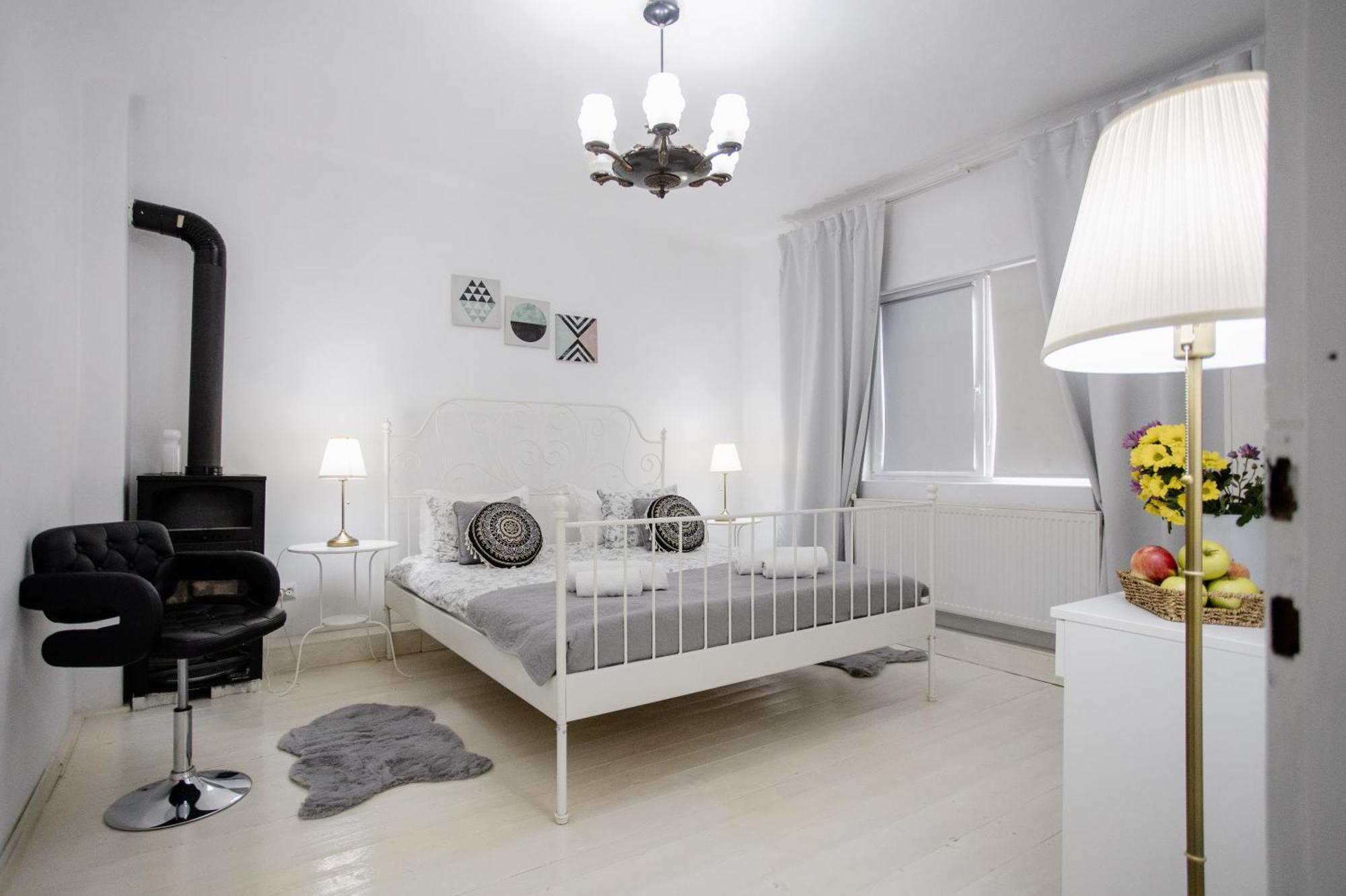 La Maison Blanche Hotell Alba Iulia Eksteriør bilde
