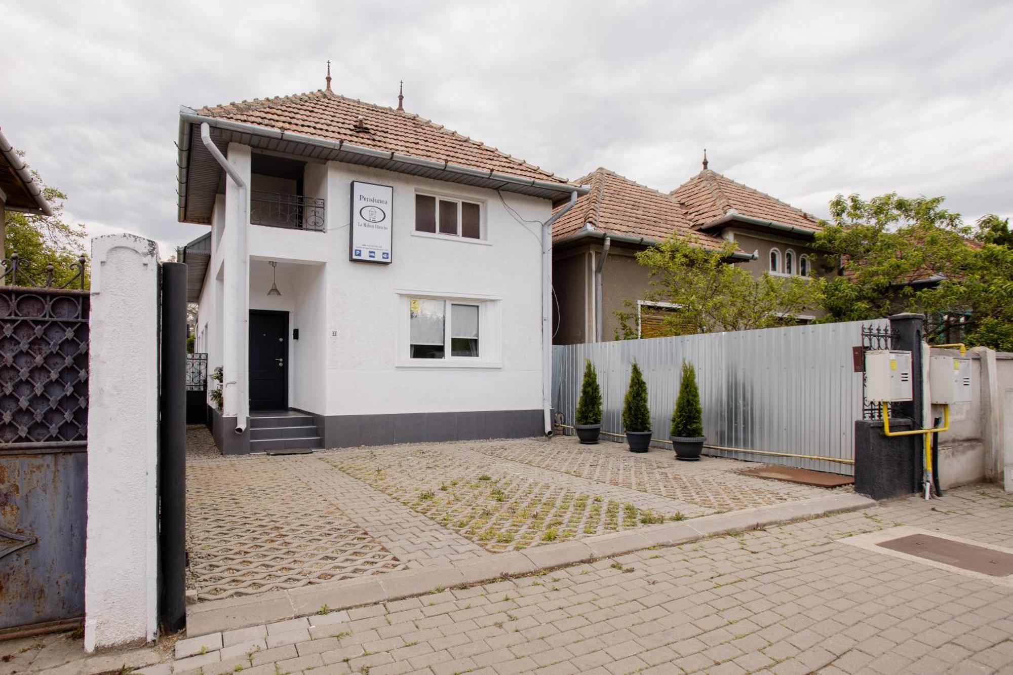 La Maison Blanche Hotell Alba Iulia Eksteriør bilde